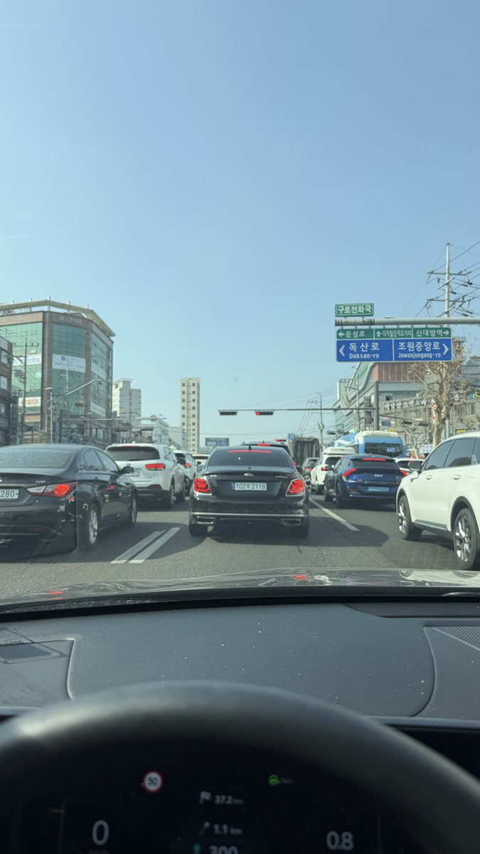 THOMPSON tweet media