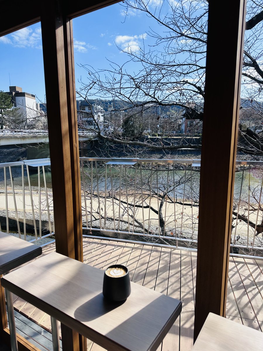 YukariSakamoto's tweet photo. Flow is a new #coffee shop on the Kamogawa in #Kyoto. By Tokyo @NOZYCOFFEE. Next to #Kacto.
#foodsaketokyo #foodsakekyoto #japan https://t.co/HcokoGiyXS