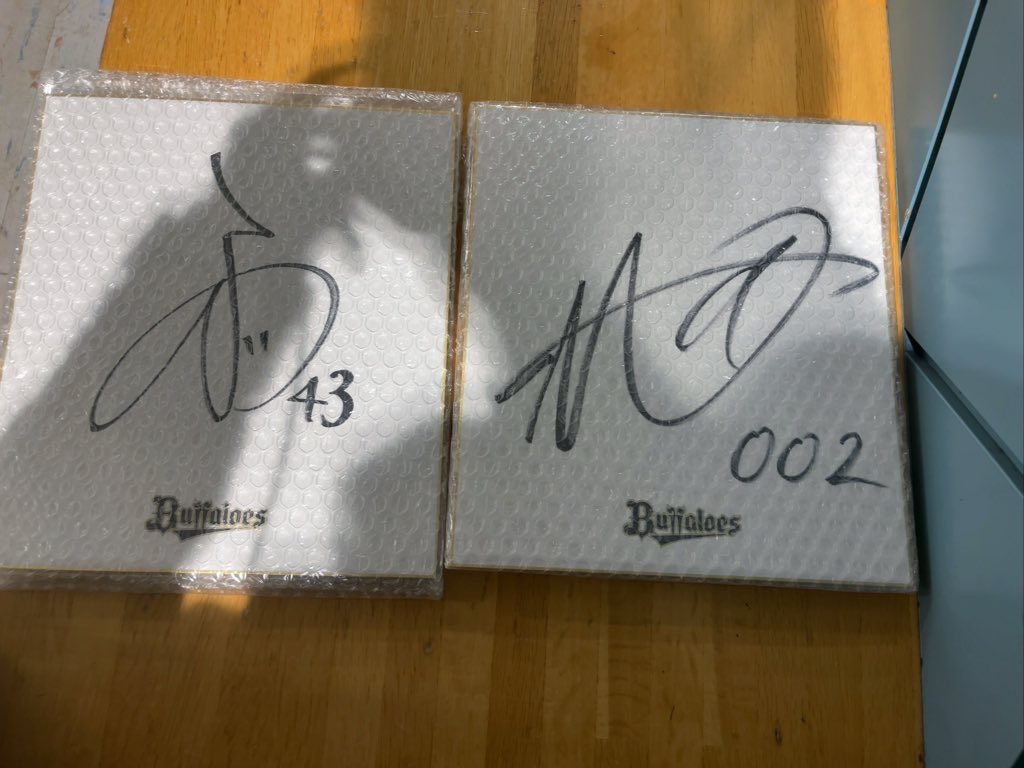 今年のルーキーエディション購入して もらった直筆は 43 髙谷舟選手