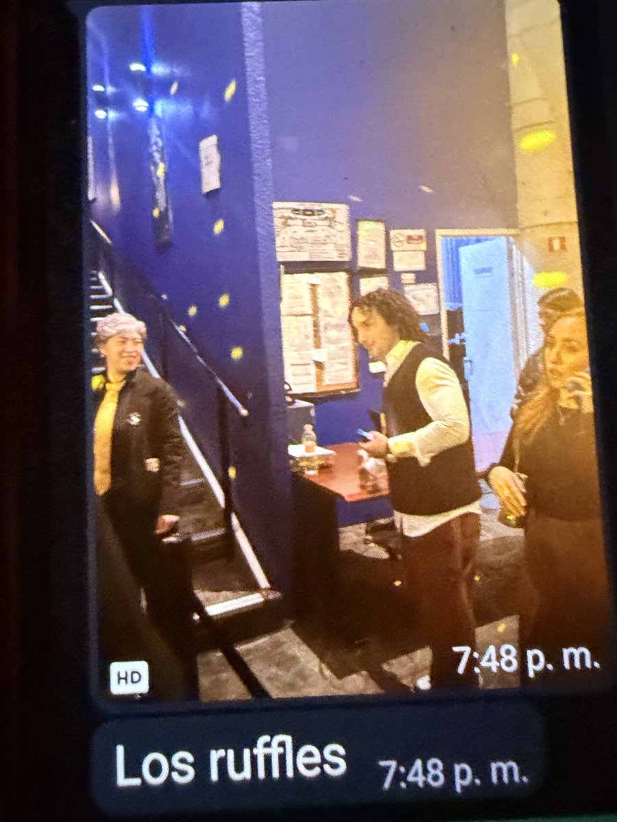 Mi tío be like 😭 :