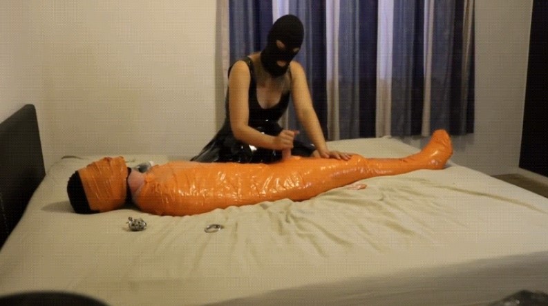 Queria agora (a diferença é que não dá pra usar a mão toda, o pintinho é muito pequeno)