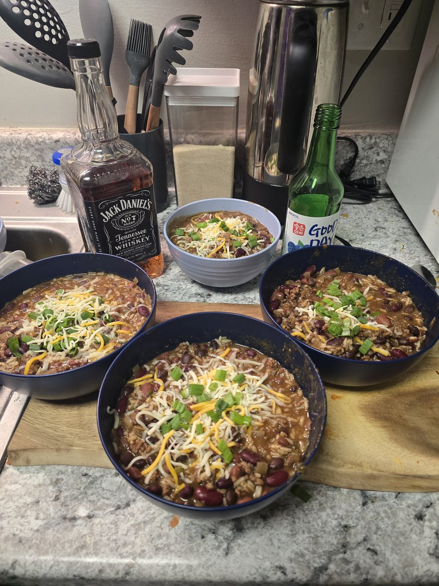 Cheap home wolf dinner #4

This time with a guest 😁 <a href="/__Meitnerium__/">Mεitnerium</a>