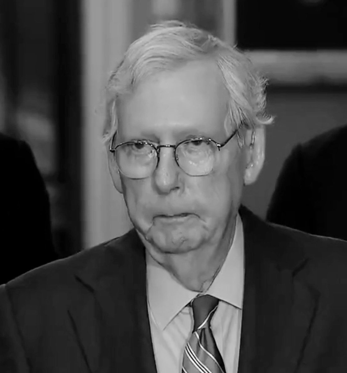 The only way to remove this man, is for him to resign.  That’s it.

Our Founding Fathers didn’t intend for Congress or the Senate to be life time terms.

Get loud.
Make noise.
Apply pressure.

Mitch NEEDS to go.

There’s no federal mechanism, except for EXPULSION, but we won’t