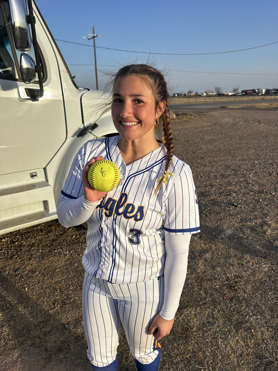 LC Eagle Softball tweet media