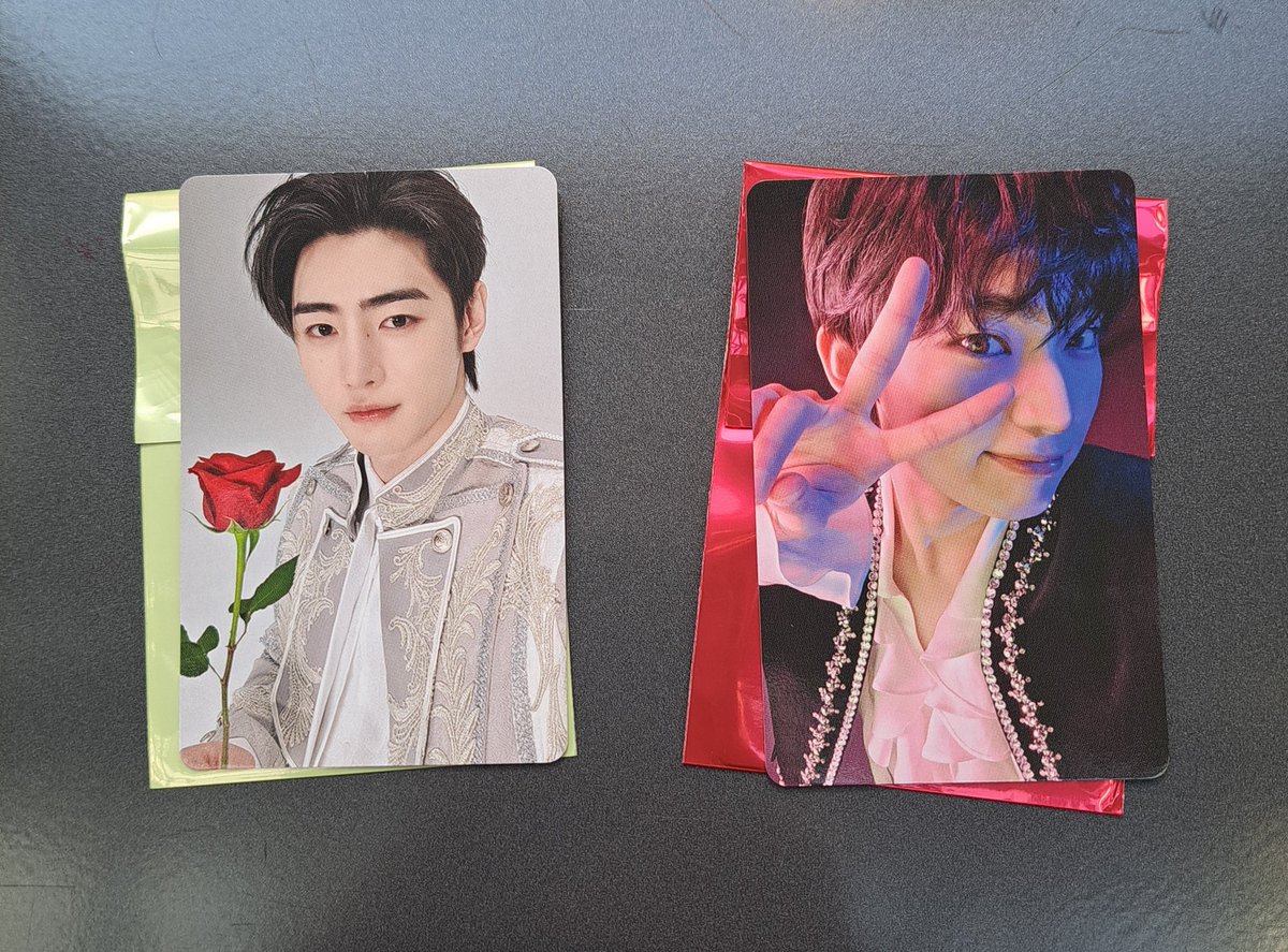 ENHYPEN House of Vampire 
トレカ交換

譲→薔薇🌹トレカ:ソンフン
　　嫉妬:ソヌ

求→同種ニキ
#ENHYPENトレカ交換