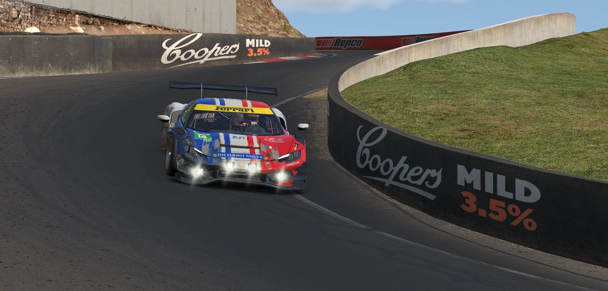 Igner_Racing's tweet photo. Bathurst 12
スタートから4時間経過しました！

P:31 -> P:11

途中、封鎖事故に巻き込まれてしまったもののなんとか走り続けています🔥
まだ8時間、何が起こるかわかりませんがTop10目標でプッシュです🚗 https://t.co/tylXIWWBup