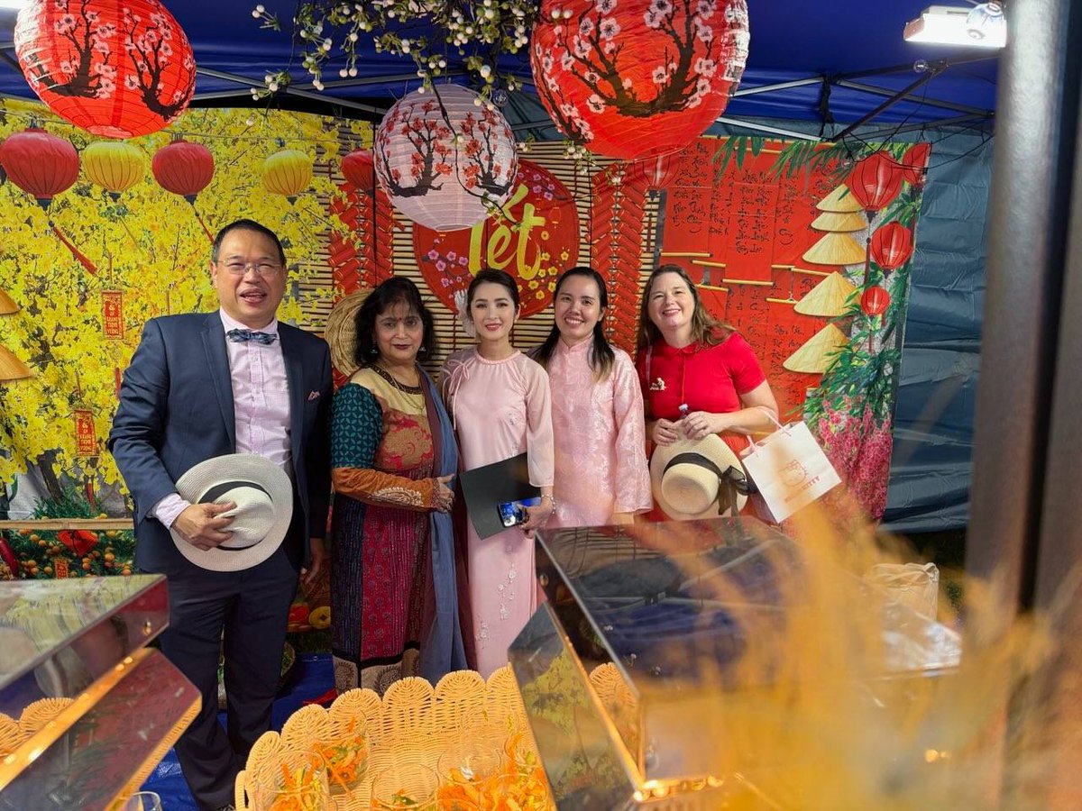AMBCQ's tweet photo. Thank you to the Vietnamese Community in Australia Queensland Chapter for inviting us as their guests to their Year of the Horse celebrations at Richlands. We had a wonderful evening. #cny #lny #YearOfTheHorse https://t.co/yQwKZiAqsE