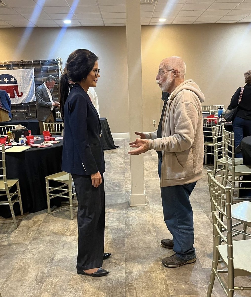 NicoleforLtGov's tweet image. 2/16/26: Thank you to the Dale County Republican Party for inviting me to speak with you at Hoppergrass in beautiful downtown Ozark. Together, we can Build a Better Alabama. #Our67 #DaleCounty #OzarkAL