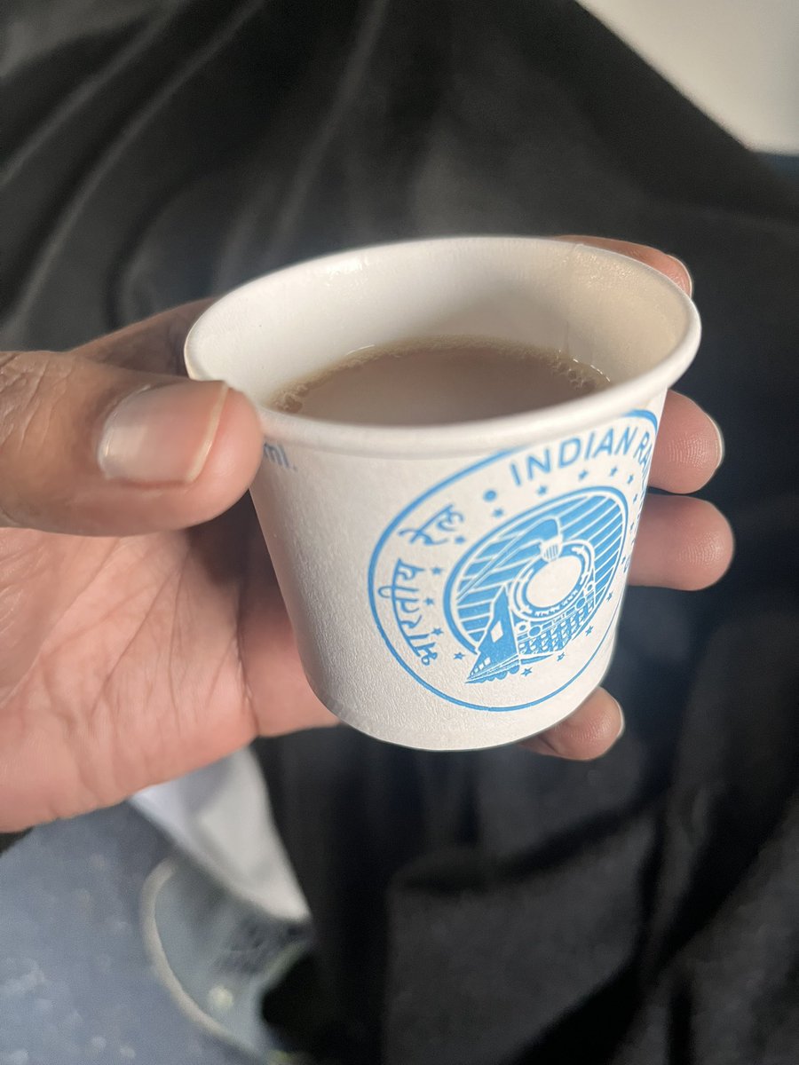 mnitechguy's tweet photo. Dear @AshwiniVaishnaw ji,

Irctc

Please do something about corruption, either put a price label on cups or make a vigilante team who can go undercover and catch culprits. These brats shamelessly charge 10/- rupees as a flat to people (does not depend on quantity). #irctc https://t.co/CQzDg5BIIn