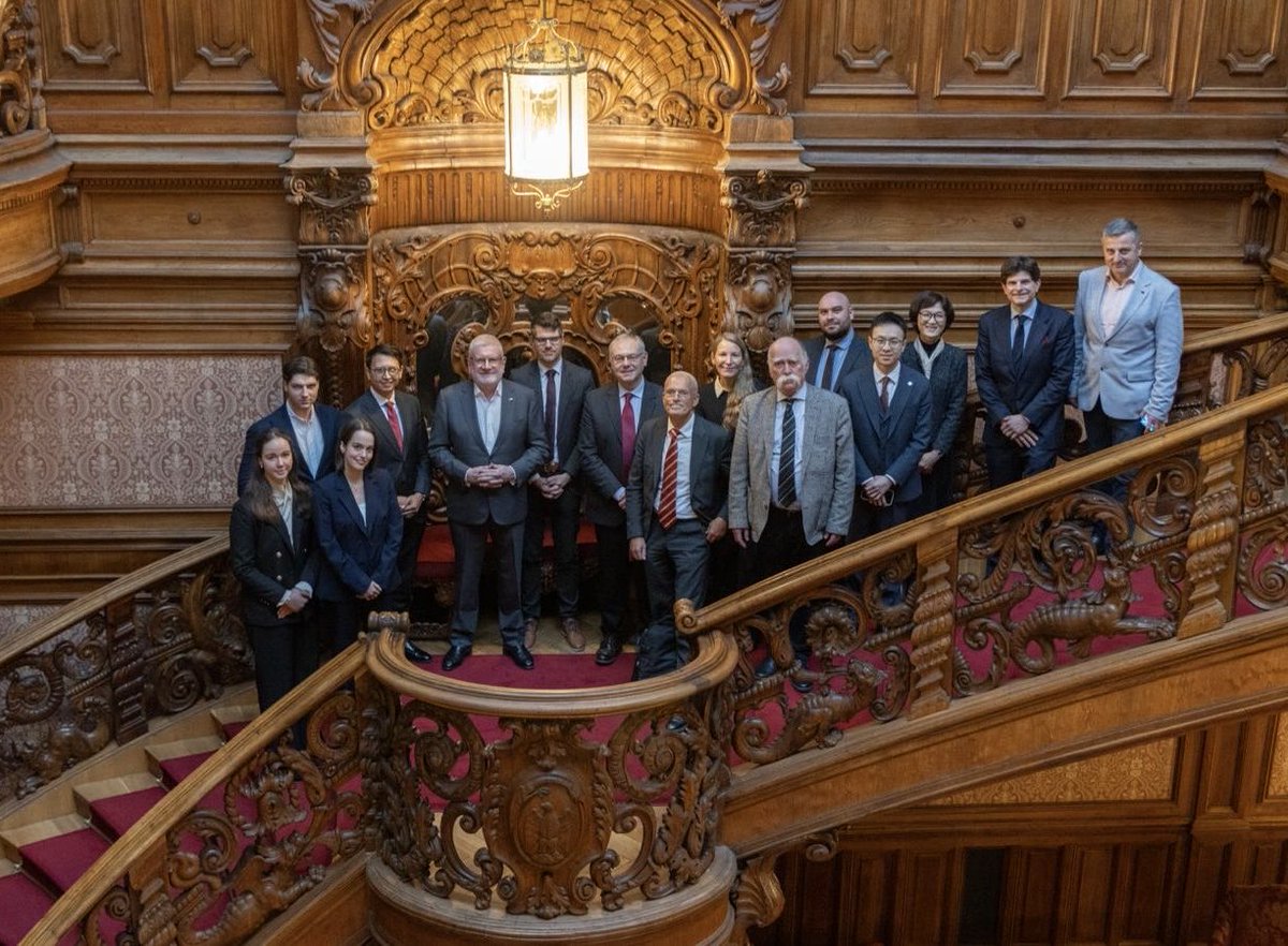 The Hon Mitch Fifield tweet media