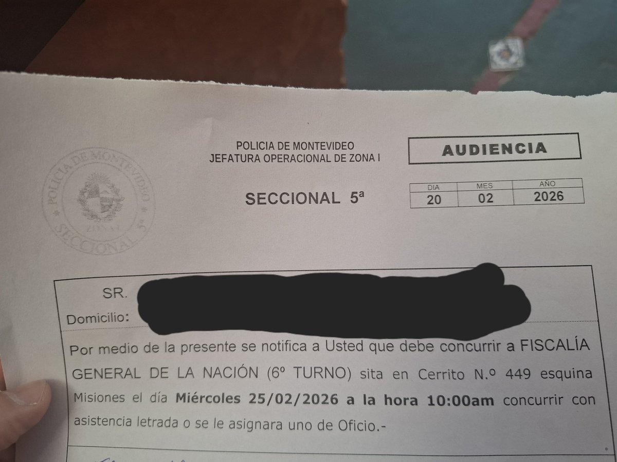 Sexta persona que es citada ésta semana por poner tweet en contra del PCU y PIT-CNT. Se viene el Ministerio de Justicia y se viene el Helicoide del Río de la Plata. Le dieron mucha vida al 💩 de Jorge Díaz. Aclaro que no soy yo el citado (por ahora).