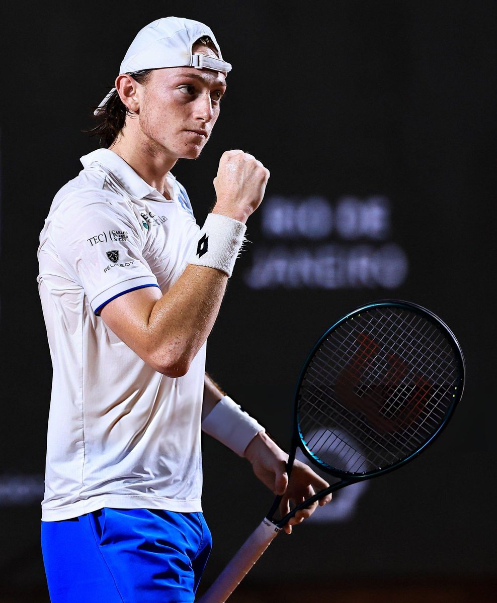💪🇵🇪 ¡COLOOOOOOOOOOO!

Nacho Buse derrotó a Matteo Berrettini por 6-3, 2-6 y 6-3, y avanzó a semifinales del ATP 500 de Río.

♥️🤍 ORGULLO PERUANO.