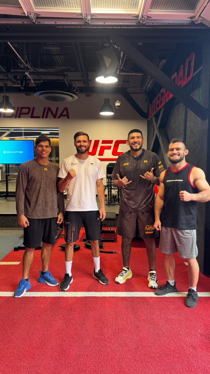 AaronCanarte's tweet photo. Un campamento mas de acondicionamiento físico terminando @andyccaballero @bodycoreafc 💪.
Gracias a mi nutricionista @carlossegovia.mnd por el seguimiento en mi nutrición. 🥗
Estamos listos vamos con todo el viernes 27 de febrero. 🔥🔥 https://t.co/6M2ffmZQ64