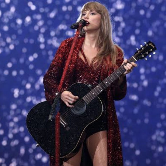 swifferupdates's tweet image. 🗯️ | Hilary Duff references Taylor Swift when talking about her own early career songwriting compared to her songwriting now

“I don't think the intent back then was sophisticated songwriting. There was no Taylor Swift yet — it's like before Christ and after Christ."