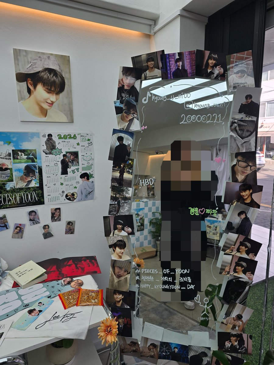 Pieces_of_YOON's tweet photo. 𝟤𝟢𝟤𝟨 𝖪𝖸𝖮𝖴𝖭𝖦𝖸𝖮𝖮𝖭 𝖡𝖨𝖱𝖳𝖧𝖣𝖠𝖸 𝖤𝖵𝖤𝖭𝖳
𝑷𝒊𝒆𝒄𝒆𝒔 𝒐𝒇 𝒀𝑶𝑶𝑵 

💚경윤이 꽃이 피었습니다💚

#PIECES_OF_YOON 
#찬란한_기억의_조각들 
#HAPPY_KYOUNGYOON_DAY
@KyoungYoon_DY https://t.co/AXrRPhzewS