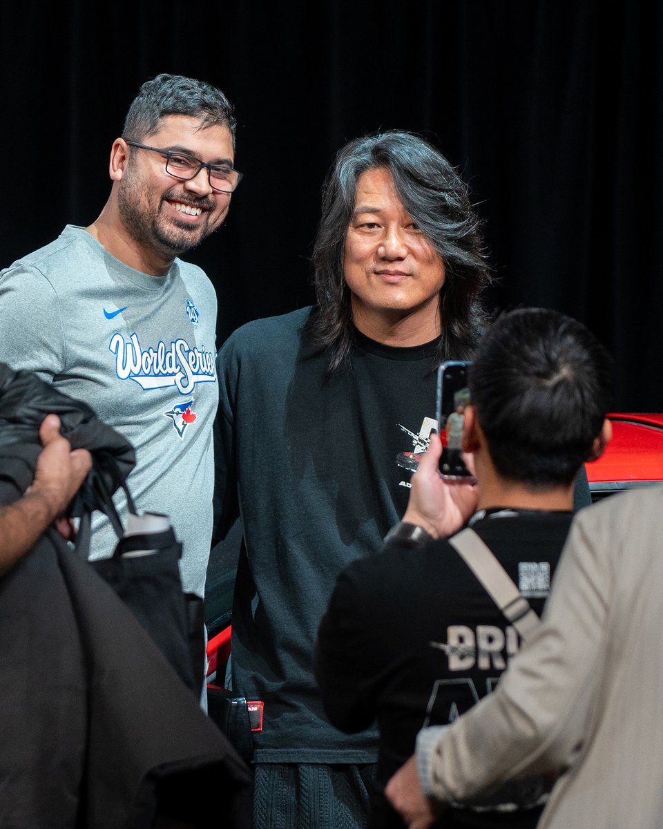 Canadian International AutoShow tweet media