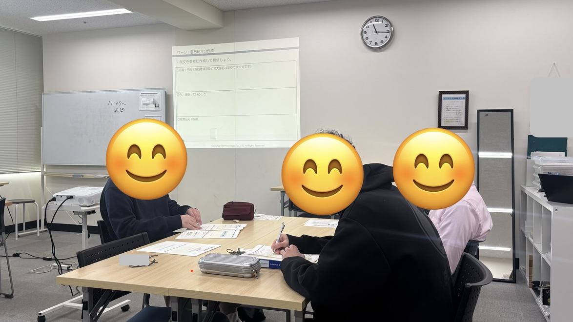 hatarakuchikara's tweet photo. 【大阪会場】本日は「面接対策」についての講座を実施しました。 前半は身だしなみやマナー🕴️を、後半は自己紹介を作り、模擬面接を行いました！🏬

3月に開催する、企業見学会と就職ガイダンスも参加者募集中です！😄
https://t.co/KRbFG6ELYD

#就活　#発達　#面接　#就職 https://t.co/33Ugs9AJ7W