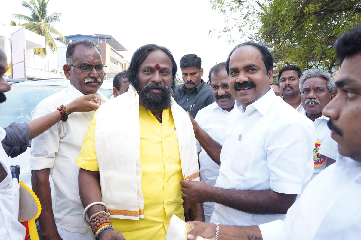 இன்றைய தினம் 21.02.2026, சனிக்கிழமை - புதுக்கோட்டை மாவட்டம், மணமேல்குடியில், பேரரசர் பெரும்பிடுகு முத்தரையர் அவர்களின் 1351 வது சதய விழாவை முன்னிட்டு, வீரமுத்தரையர் முன்னேற்ற சங்கம் சார்பாக 3-ம் ஆண்டு மாபெரும் மாட்டுவண்டி எல்கை பந்தயம் சிறப்பாக நடைபெற்றது. 

இந்நிகழ்வை,