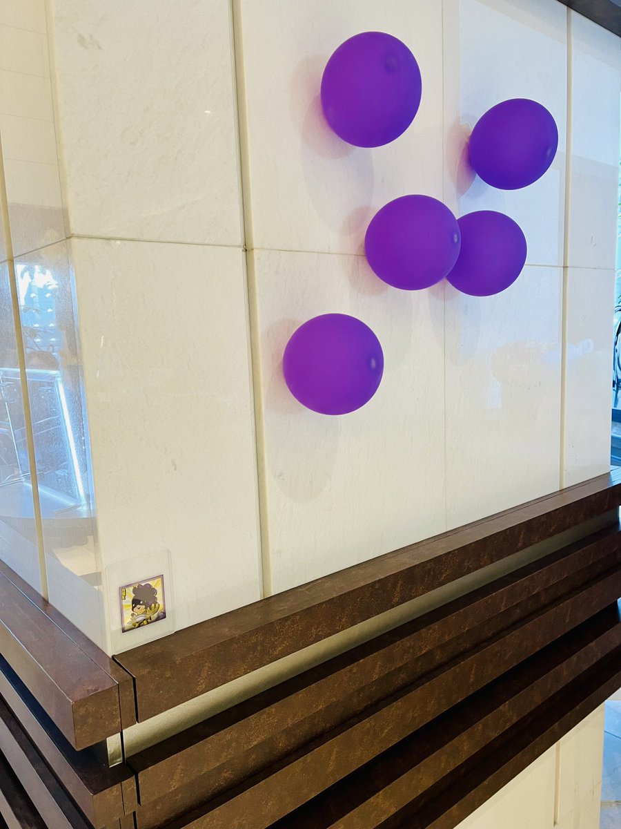 ﾎﾃﾙﾗｳﾝｼﾞでこの展示は葡萄