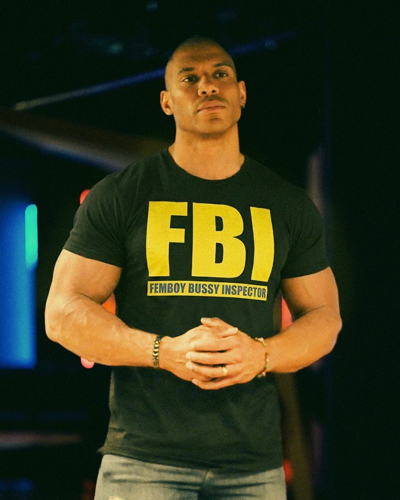 powerffucker's tweet photo. He takes his new job very seriously. https://t.co/46nPl1GV8K