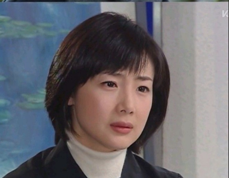 knot_archive's tweet photo. 2002년 KBS 드라마 '겨울연가' 최지우 단발
#최지우 #ChoiJiwoo #최지우_리즈 #최지우_배우 #겨울연가 #WinterSonata
ⓒ KBS https://t.co/7v4zAQoRs9