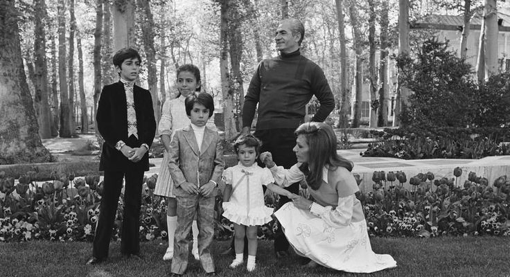 Miyyleo's tweet image. خاندان پهلوی Can Fix ایران
خاندان پهلوی Can Fix حال و احوالات من

#KingRezaPahlavi 
#IranMassacre 
#IranRevolution2026