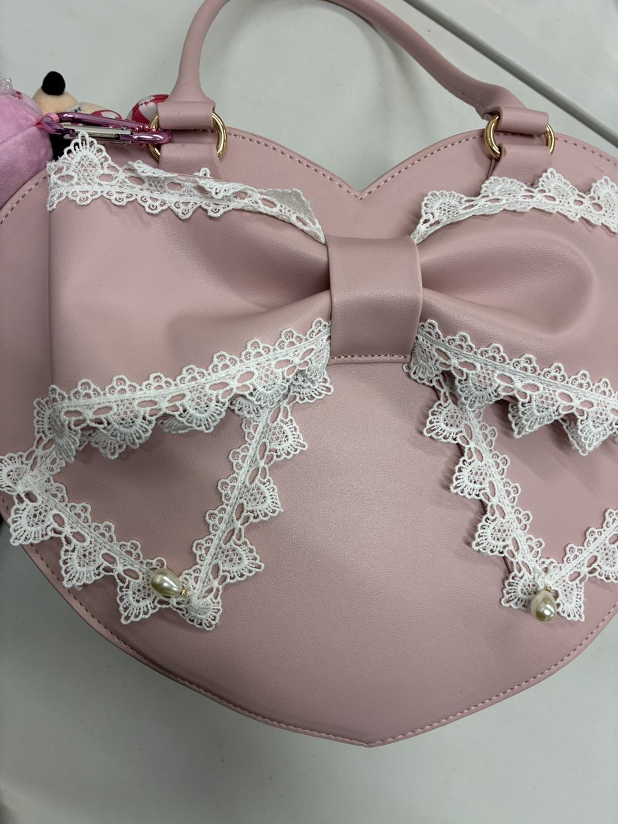 しまむらコラボ？の鞄可愛い！
結構もの入るし普段使いしちゃってる！