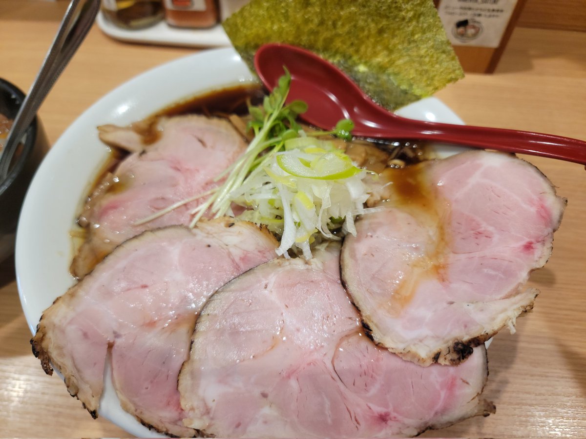 303Ken44321's tweet photo. 麺屋 皐月(さつき)

中華そば(大盛)＋チャーシュー＋ルーロー飯(ハーフ)

澄み切った清湯スープのラーメンが美味しい🍜

#ラーメン
#札幌 https://t.co/yl7VViS05o