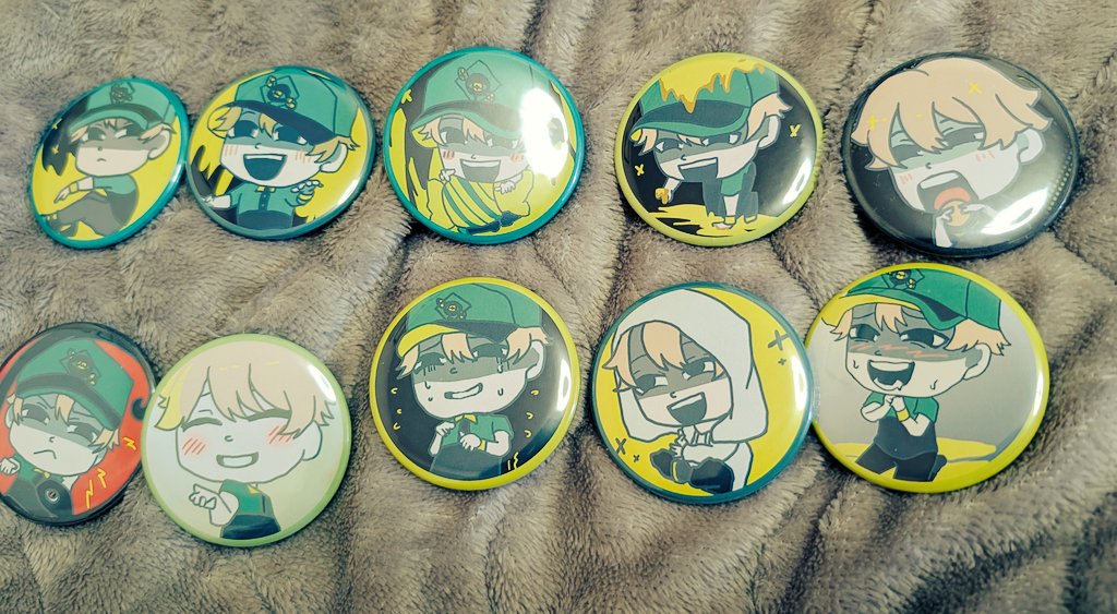 グッズ紹介】 D賞・E賞 アクリルカードと缶バッジです 作中の場面を