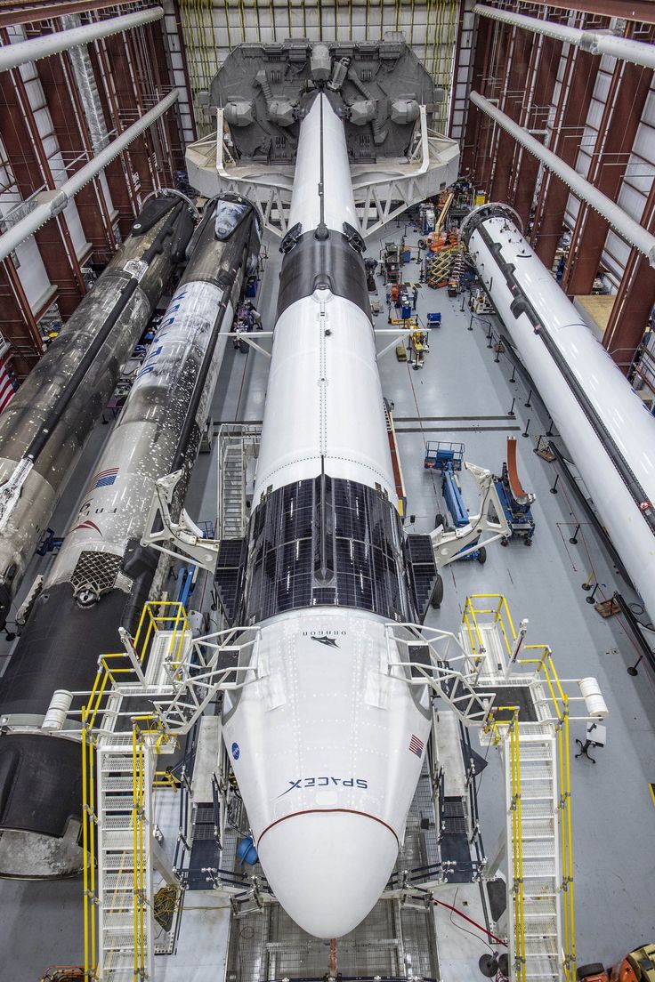 qop1vz's tweet image. We are heading to mars and be on the moon and maybe we meet aliens and the only way we do that is to explore.#starsystem #AIsitalite #elon#elonmusk