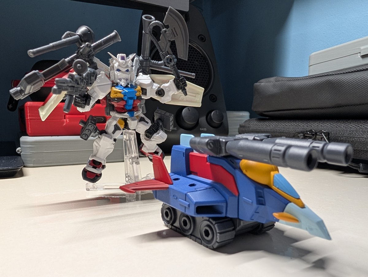 BlandLife's tweet photo. Got the White Gundam and G-Fighter!
(And the weapons set)
Mix them up!

#ガシャポン #SDガンダム #gashapon #sdgundam https://t.co/Vp6yj6zORI