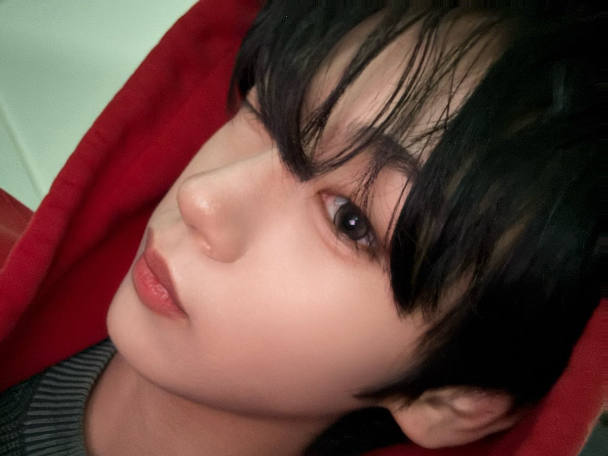 ddubabo's tweet photo. 황은수 셀카필승각도ㅠㅠㅠㅠㅠㅠㅠ 진짜항상 이 각도+윙크로찍음   아   한결같아서눈물난다 https://t.co/BV7w8hV8h4