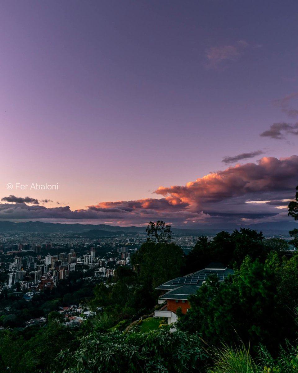 PuroQuiche's tweet photo. #Guatemala 💙🇬🇹❤️
Ir a ver un atardecer , siempre sera un gran plan 😍
📍Mirador Carretera al Salvador- Guatemala 🇬🇹
#fernandoabaloni 📸 https://t.co/ILmydKNsjE