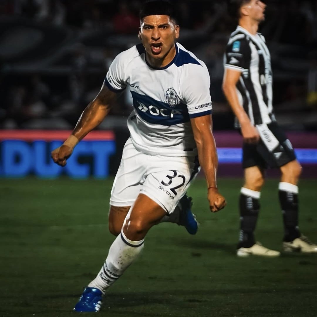 #GELP Triunfo necesario. Tuvo un primer tiempo aceptable, el gol llegó por una gran conexión Steimbach-Torres. En el ST sacó agua como el Titanic, pero el barco no se hundió. Ya habrá tiempo para el reproche, hoy duerme con 3pts en el bolso y debe recuperar la tranquilidad.