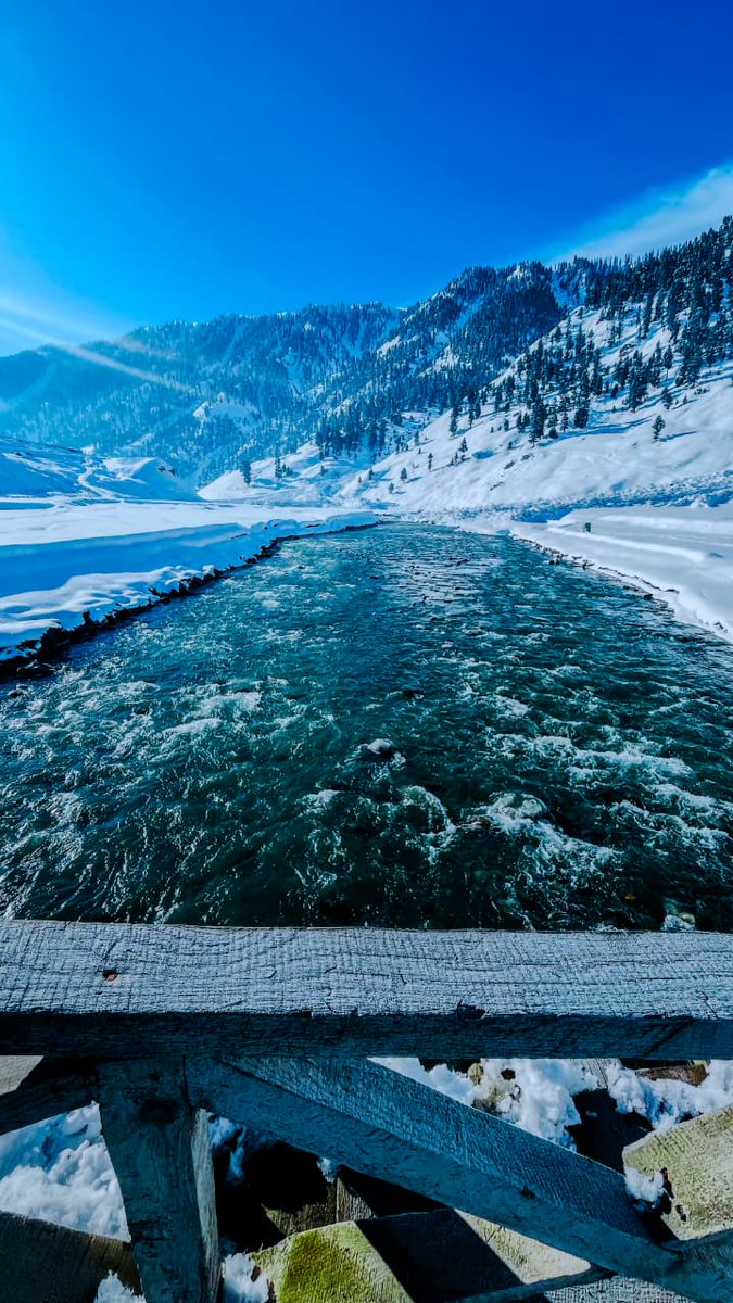 kupwarasentinel's tweet photo. 🌄The Paradise on Earth - Gurez....Blue skies, white peaks, endless peace

#Kashmir
#Tourism
#SnowyMountains https://t.co/sucbxrma04