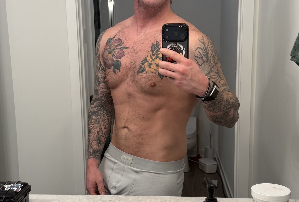 Chadrize's tweet photo. New underwear!! :) https://t.co/fYxyTN1xtR