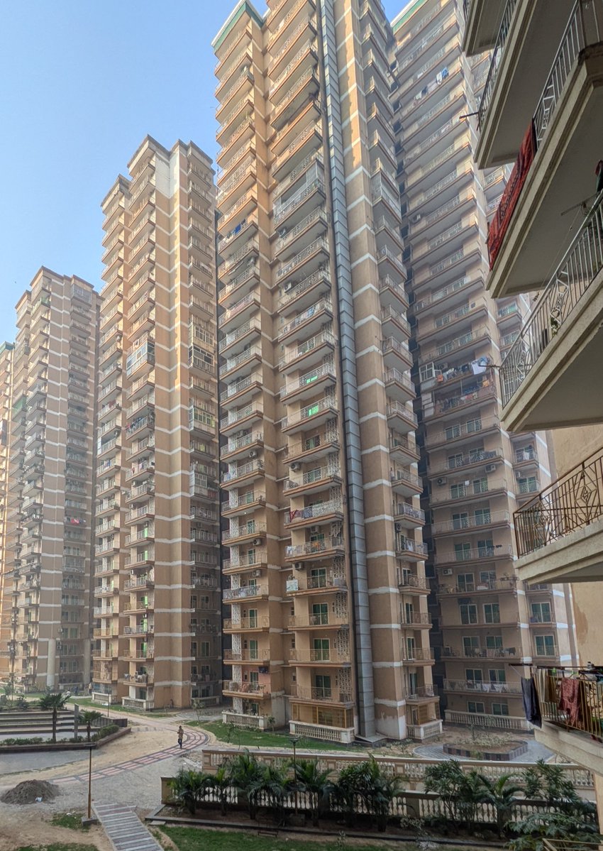 कांक्रीट के जंगल से
Good morning Saturday 🌞