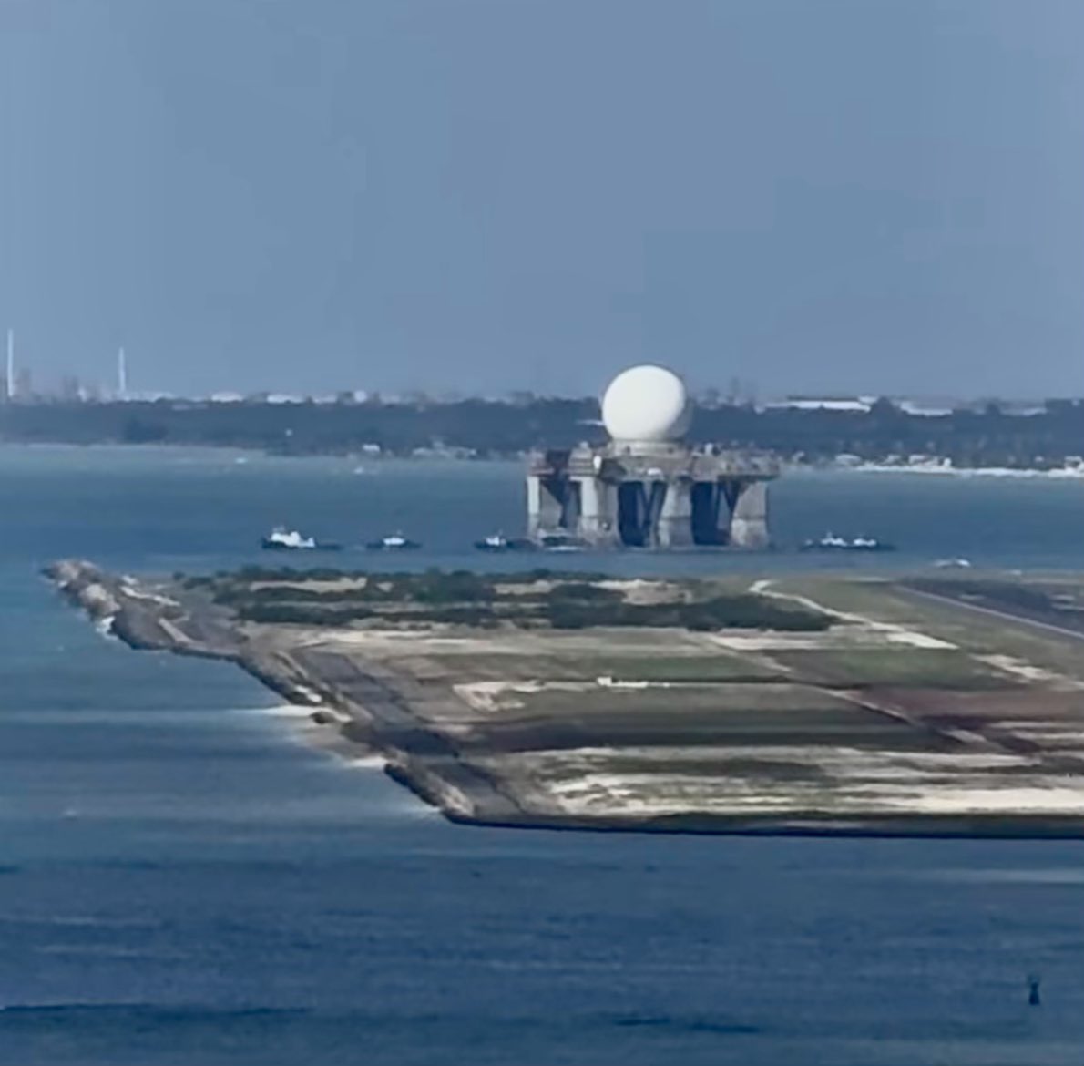 WarshipCam tweet media