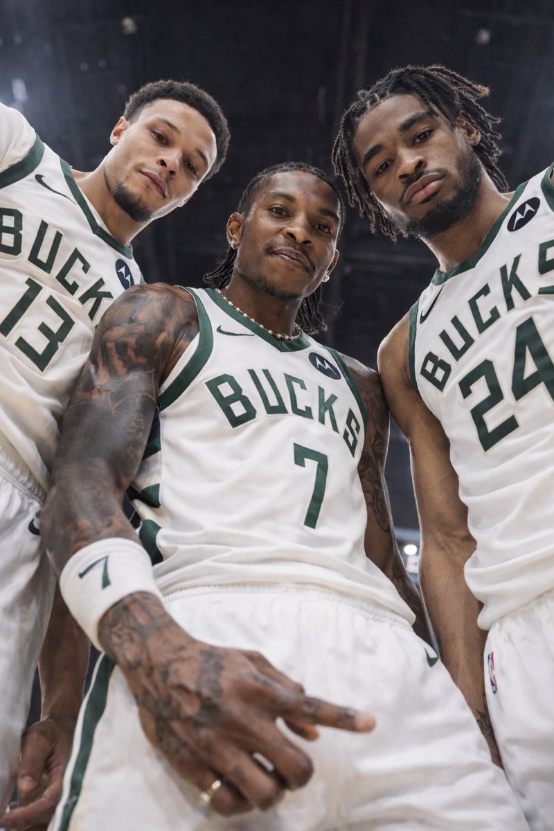 OusOnTheLoose tweet media