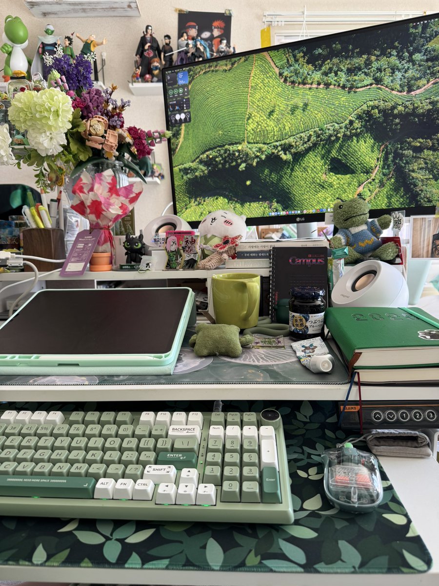 abyb00's tweet image. 데스크테리어..라고 할 수 있을까