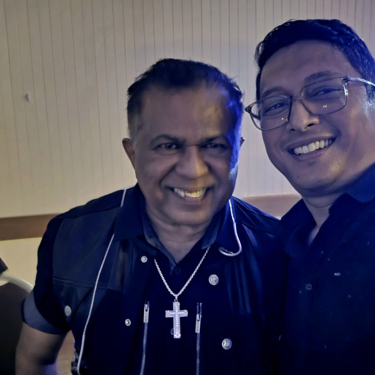 xenoswahid's tweet photo. With the only living original member from the band Gypsies. The legend #PiyalPerera https://t.co/4ZdAU7g85o