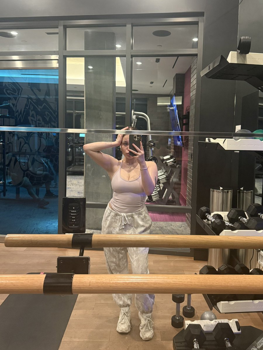 bianca - .✦ tweet media