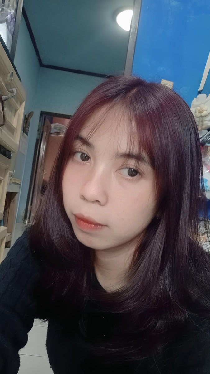 ternyata warnain rambut warna merah ga seburuk ituu 🙂‍↕️