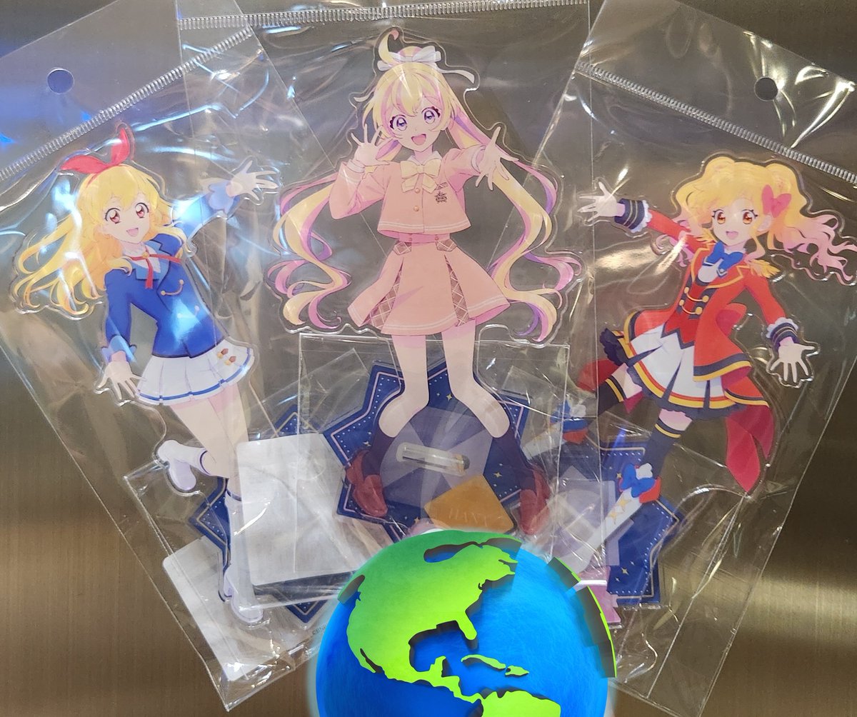 見てーー！！ 今回のアクスタめちゃでかいよ！！ いちごちゃんとゆめ