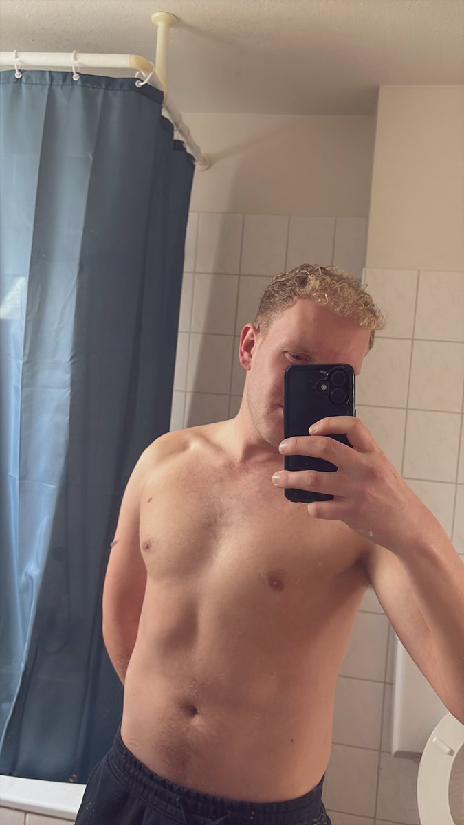 BigversaNL tweet media