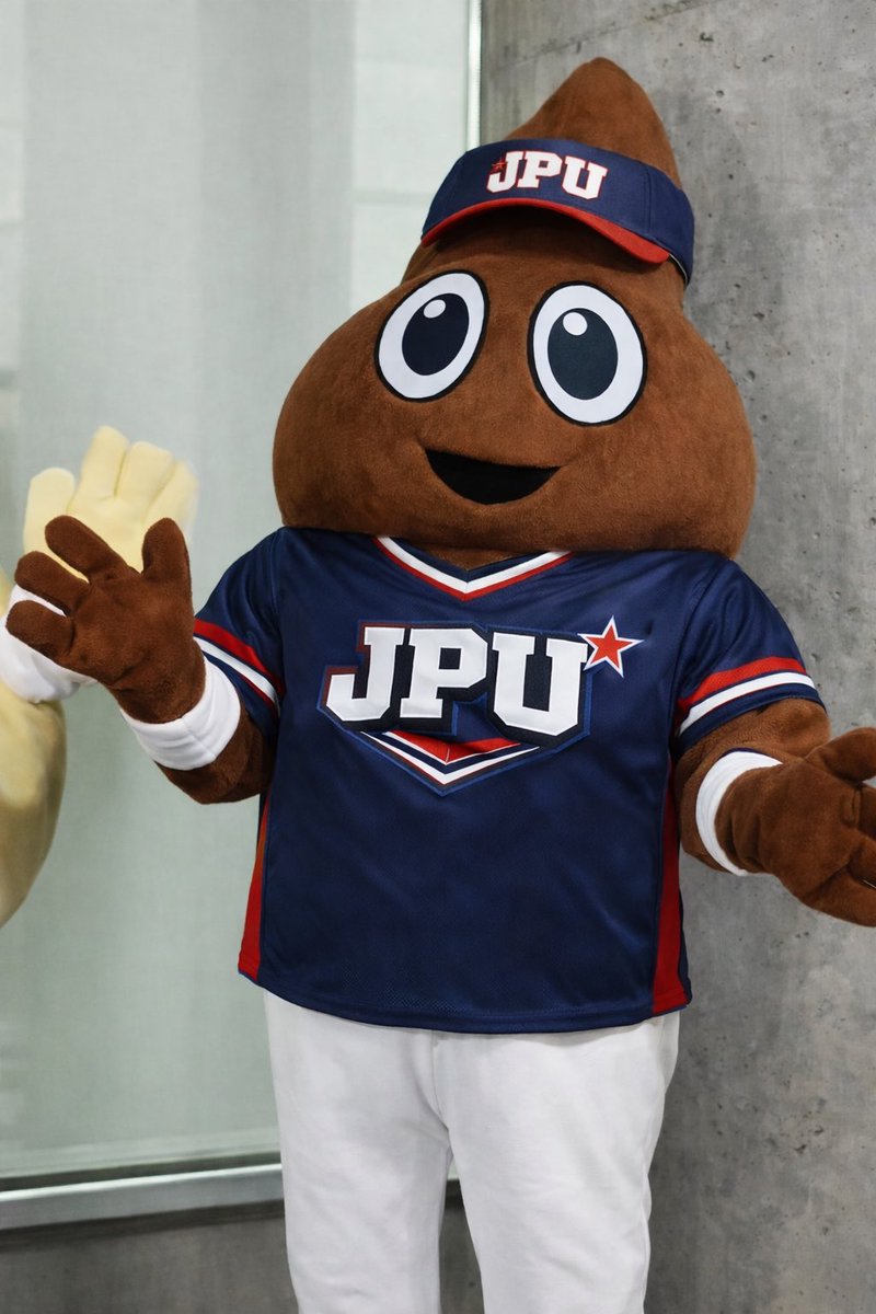 JPUrecruiting's tweet photo. Please welcome the newest face of JPU Athletics…
🥁 🥁 🥁
👑 DUKE 👑
You’ll see him on the sidelines, in the stands, and leading the charge all season long.
Say hello to Duke. 💪
#GoJPU #PoopOut https://t.co/isIAe9V89V