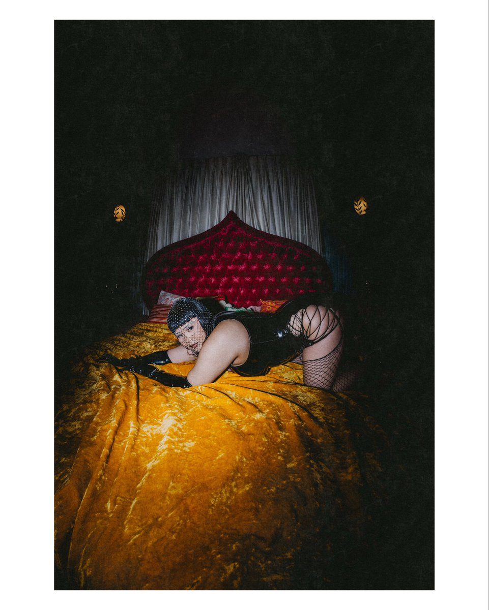 antinyokay's tweet photo. velvet, scorched. https://t.co/5pg0Fk1zJs