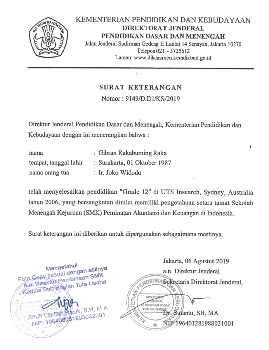 LIKE FATHER LIKE SON, Legalisir Surat Keterangan Penyetaraan SMK dari DITJENDIKDASMEN untuk Gibran juga tanpa tanggal. Mungkin agar masa berlakunya surket tersebut tanpa batas waktu dan bisa dipakainya lagi sebagai syarat CAPRES 2029.