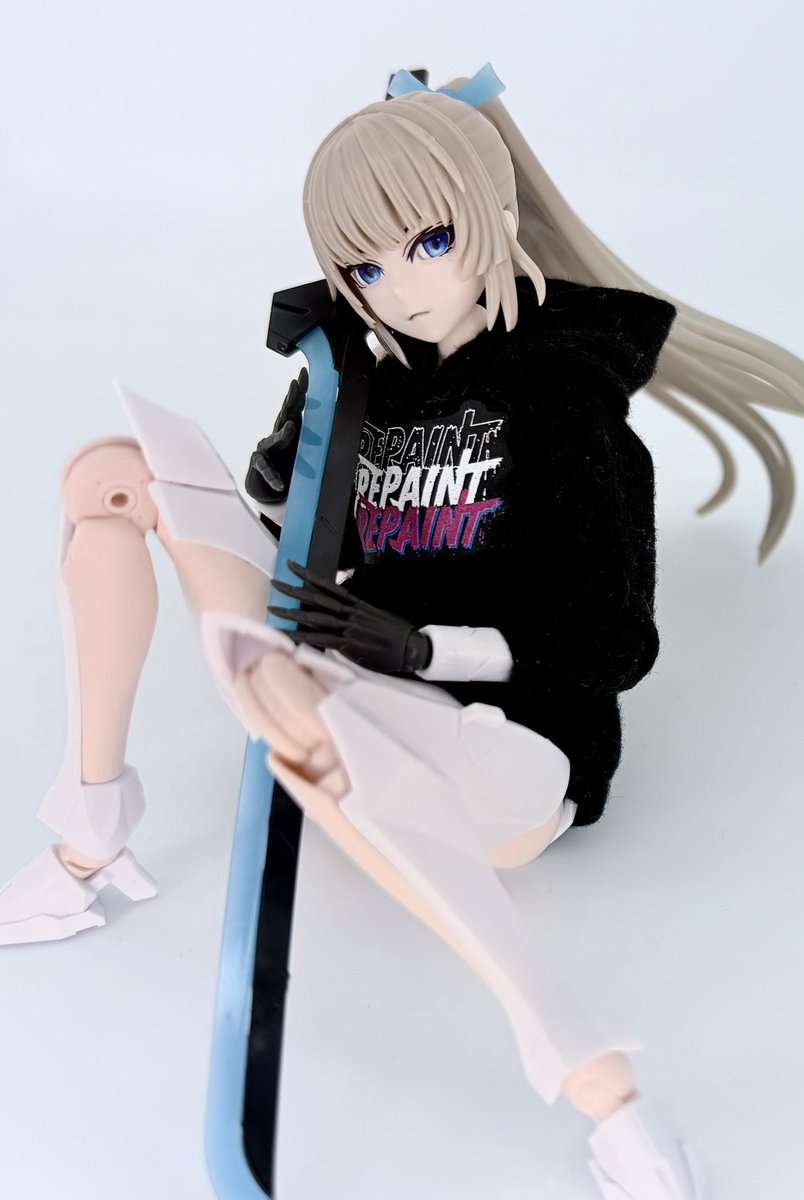 パーカー エミュレータ
無機質な表情とパーカーデザインのギャップがまた…☺️
#メガロマリア