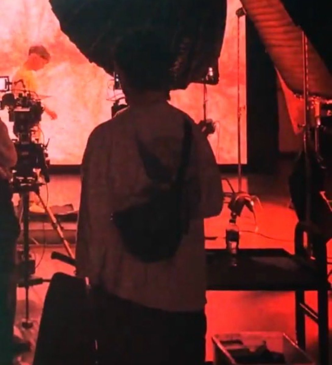 alwaysinmyart28's tweet image. And Harry waits for Louis too 🤭